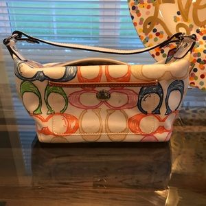 Small wristlet Coach purse